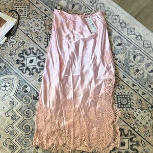 Women's Pink Alice + Olivia Tonia Lace Trim Mid Skirt